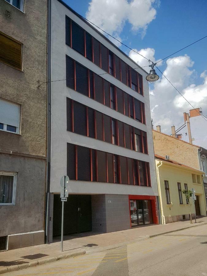 Centrum Apartman With Free Parking Gyor Exterior photo