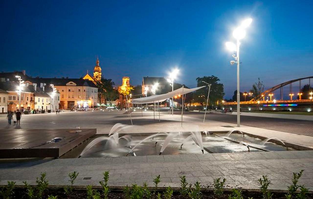 Centrum Apartman With Free Parking Gyor Exterior photo